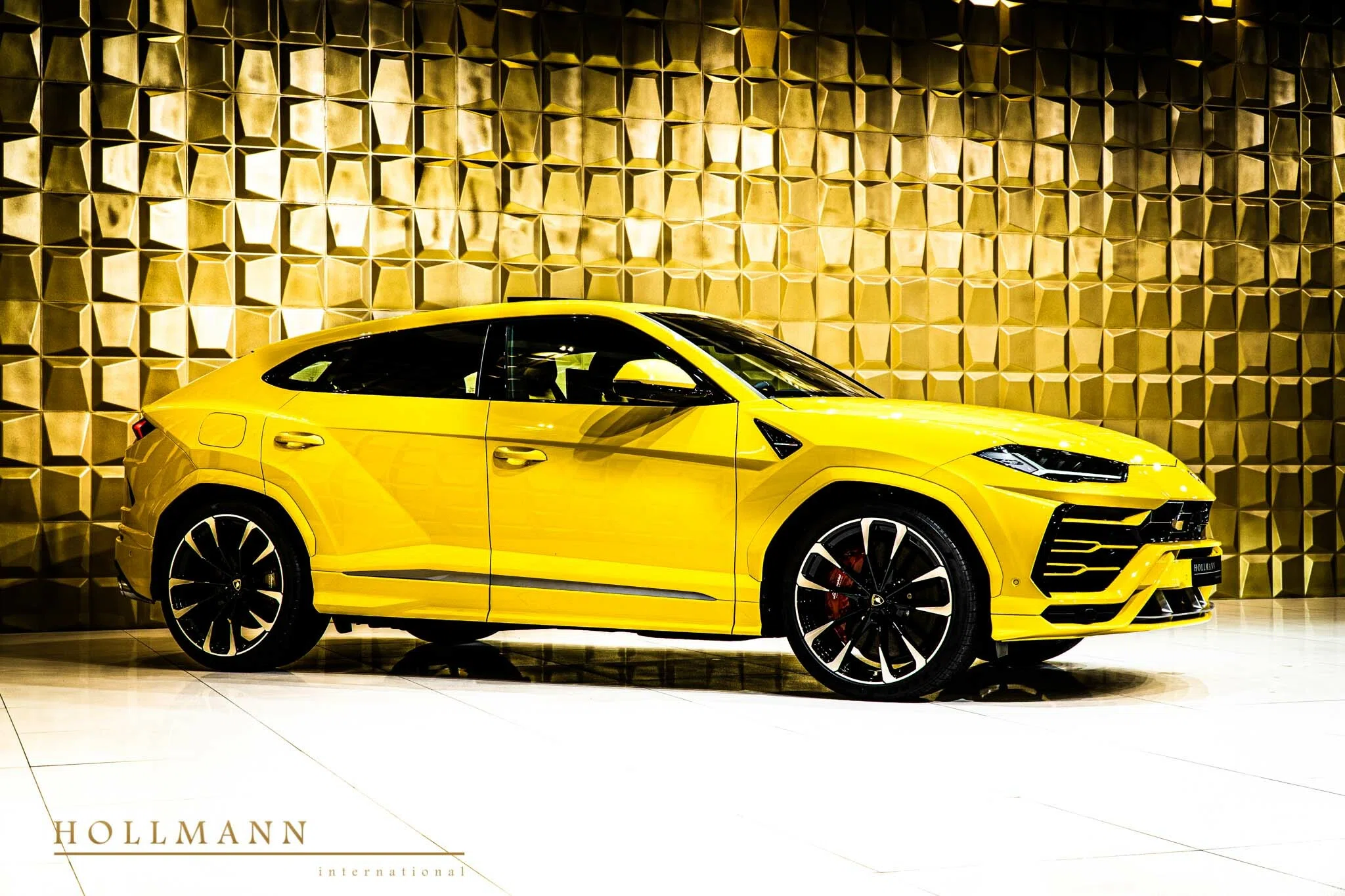 2021 Lamborghini Urus for sale, exterior, Giallo Auge (Yellow)