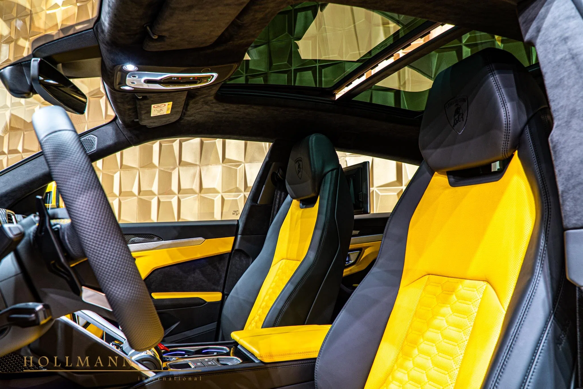 2020 Mansory Urus Venatus interior, seats, Bicolor Nero + Giallo