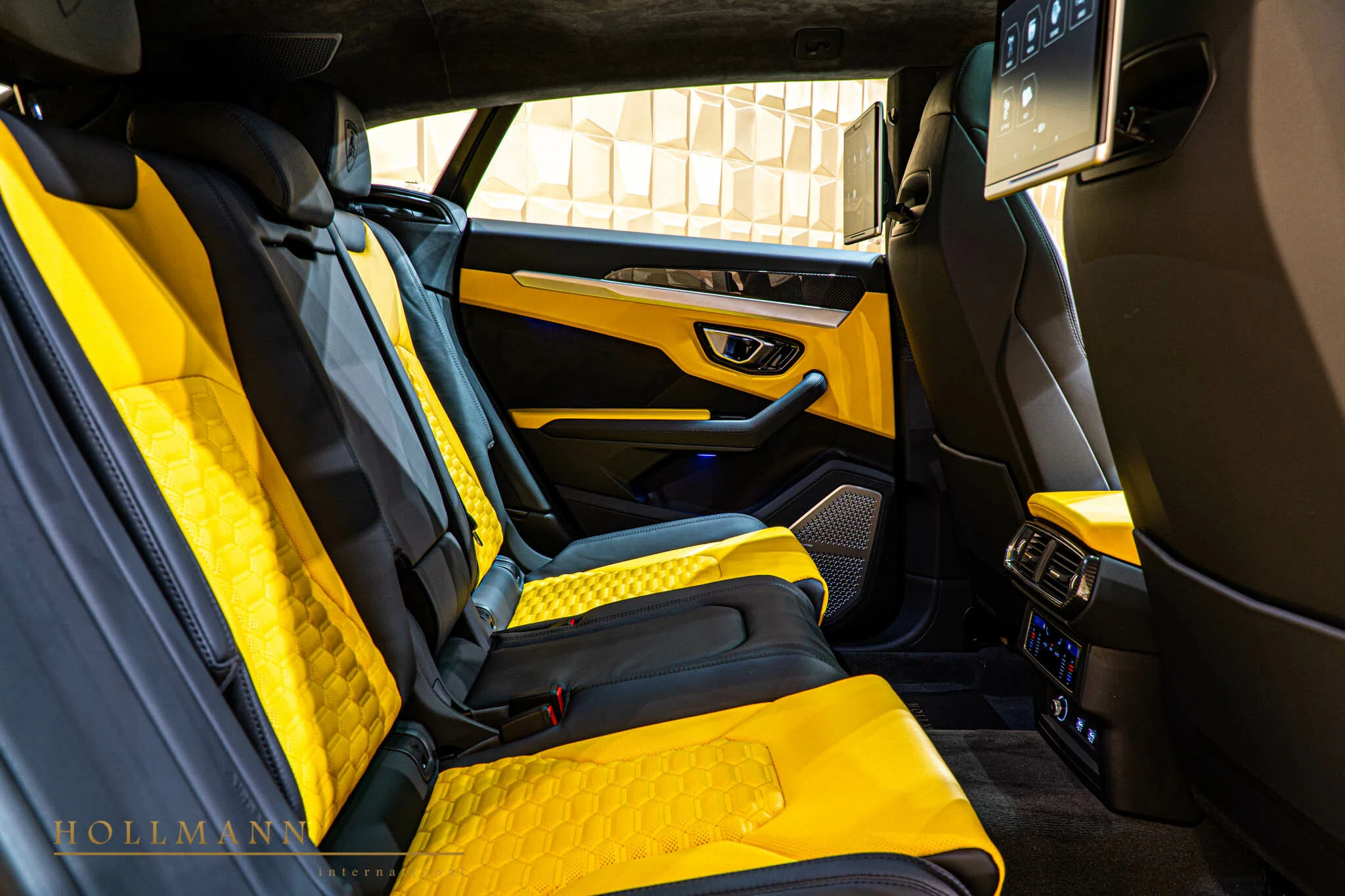 2020 Mansory Urus Venatus interior, seats, Bicolor Nero + Giallo