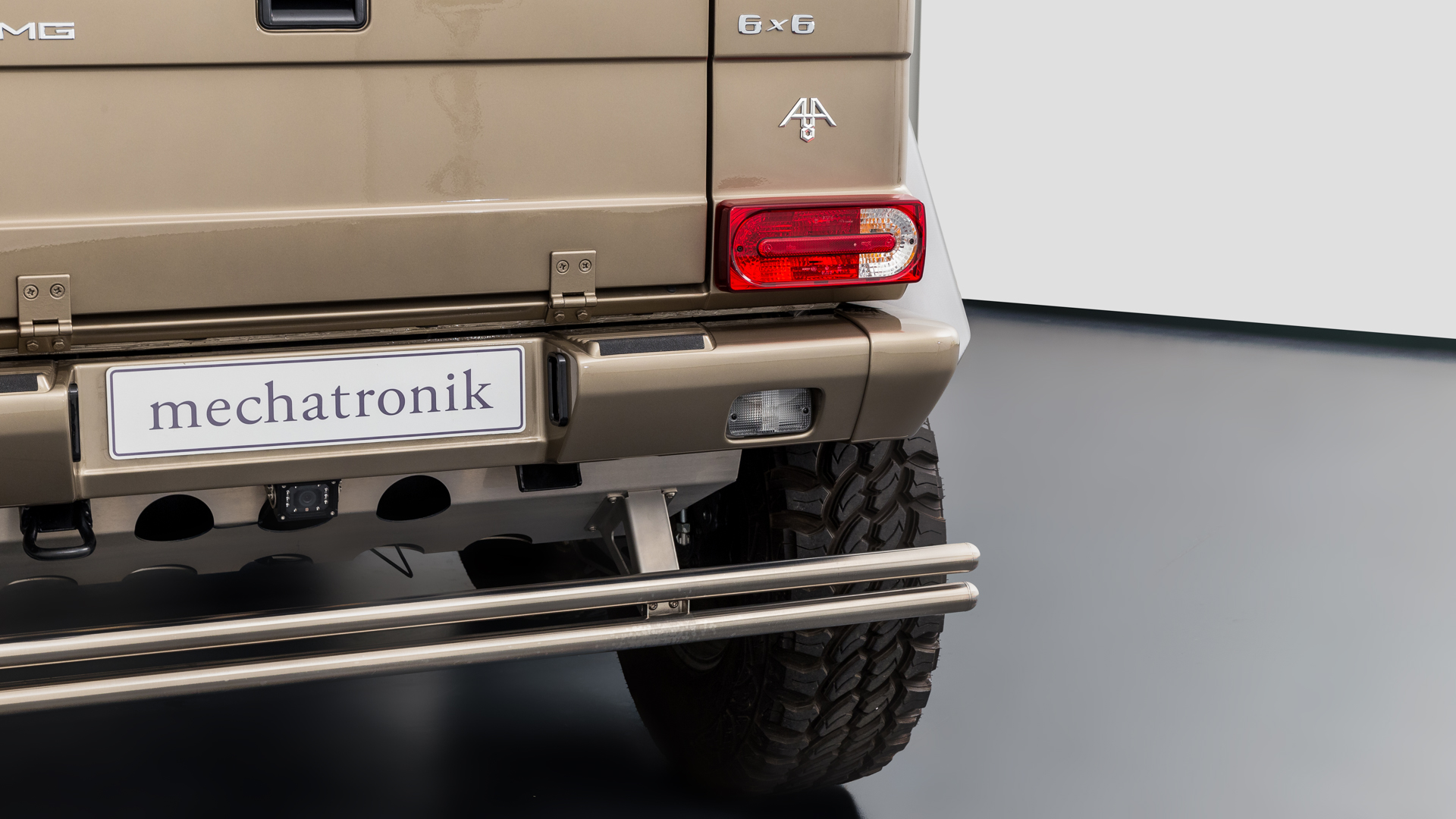 2015 MERCEDES-BENZ G63 AMG 6×6, 4/12