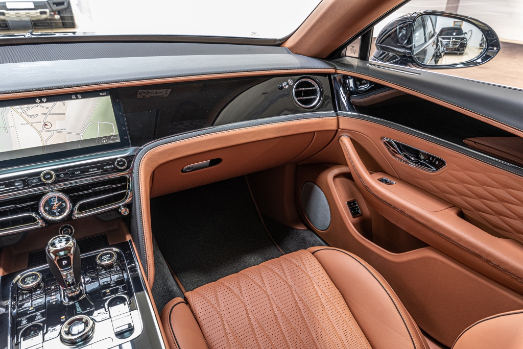 2021 Bentley Flying Spur W12, 23/24