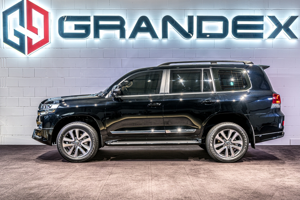 2020 Toyota Land Cruiser 200 5.7 L'ARMORED B6, 2/34