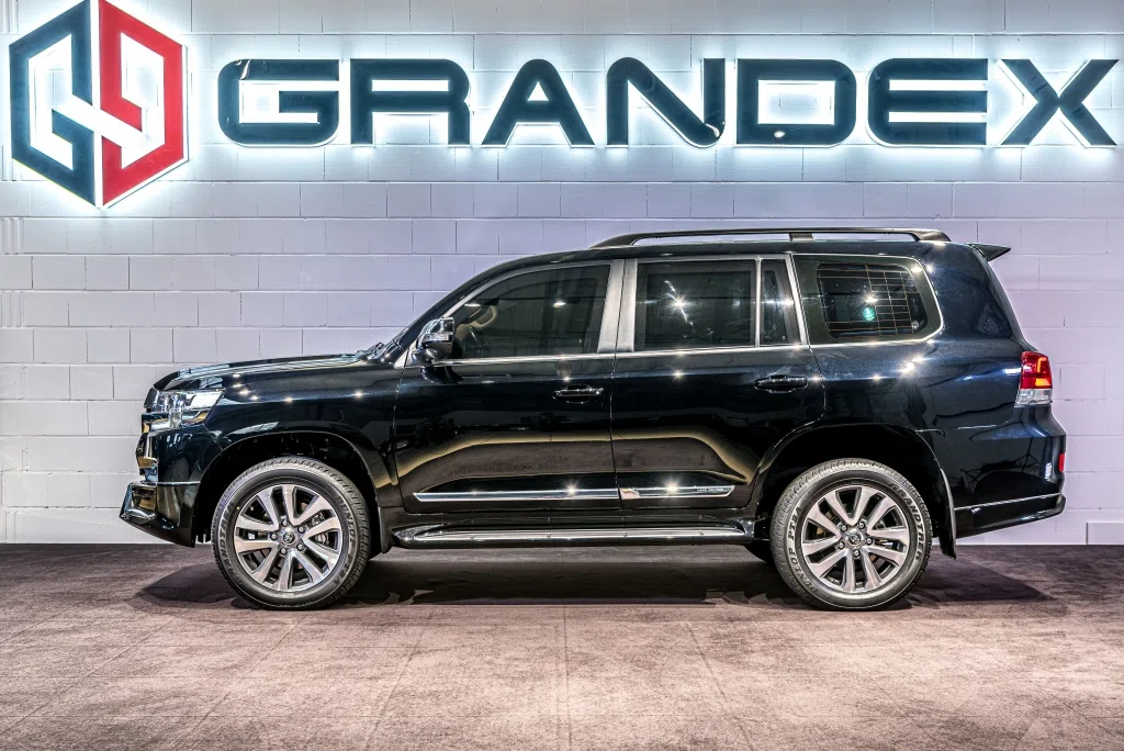 2020 Toyota Land Cruiser 200 5.7 L'ARMORED B6 for sale, exterior, Midnight Black Metallic