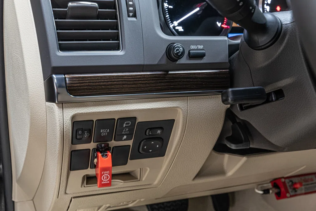 2020 Toyota Land Cruiser 200 5.7 L'ARMORED B6 interior, Beige Leather