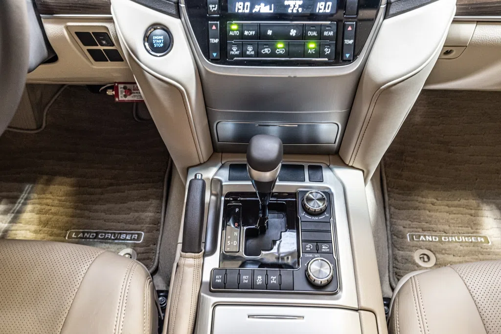 2020 Toyota Land Cruiser 200 5.7 L'ARMORED B6 interior, center console, Beige Leather