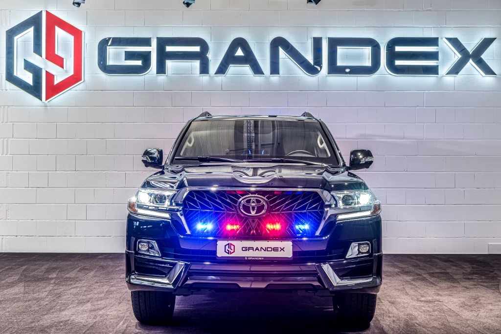 2020 Toyota Land Cruiser 200 5.7 L'ARMORED B6 for sale, exterior, Midnight Black Metallic