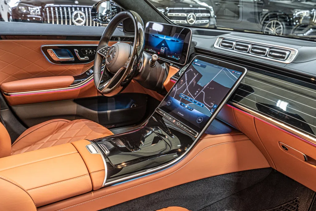 2020 Mercedes-Benz S 500 AMG Line interior, dashboard, Black Leather