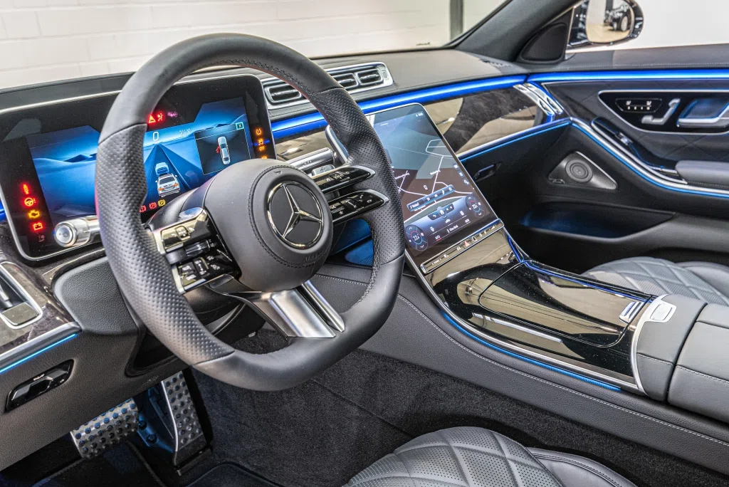 2020 Mercedes-Benz S 500 AMG Line interior, Black Leather