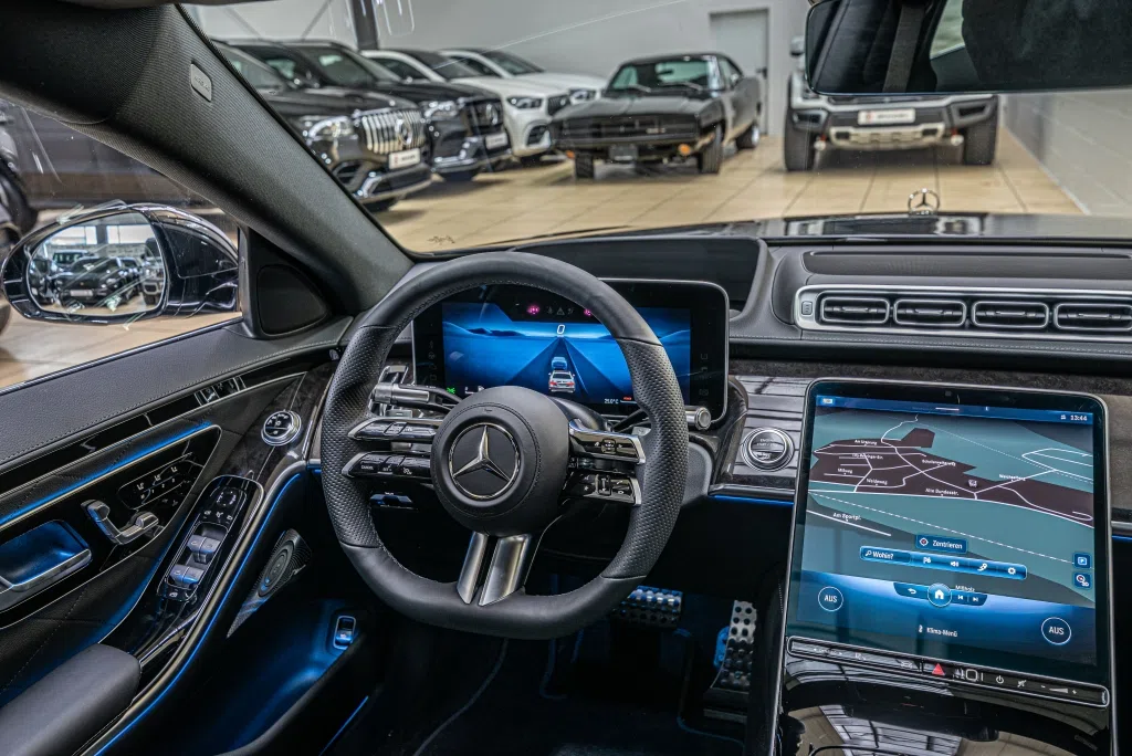 2020 Mercedes-Benz S 500 AMG Line interior, dashboard, Black Leather