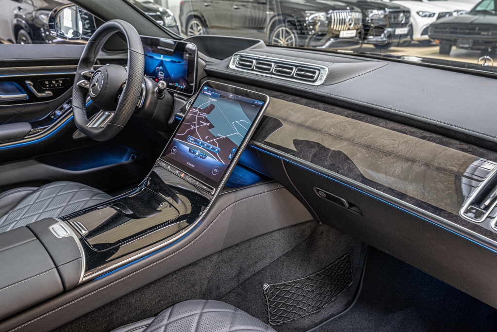 2020 Mercedes-Benz S 500 AMG Line, 16/32