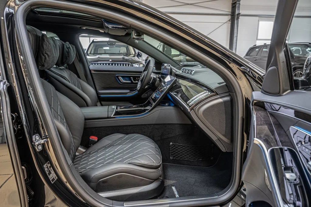2020 Mercedes-Benz S 500 AMG Line interior, seats, Black Leather