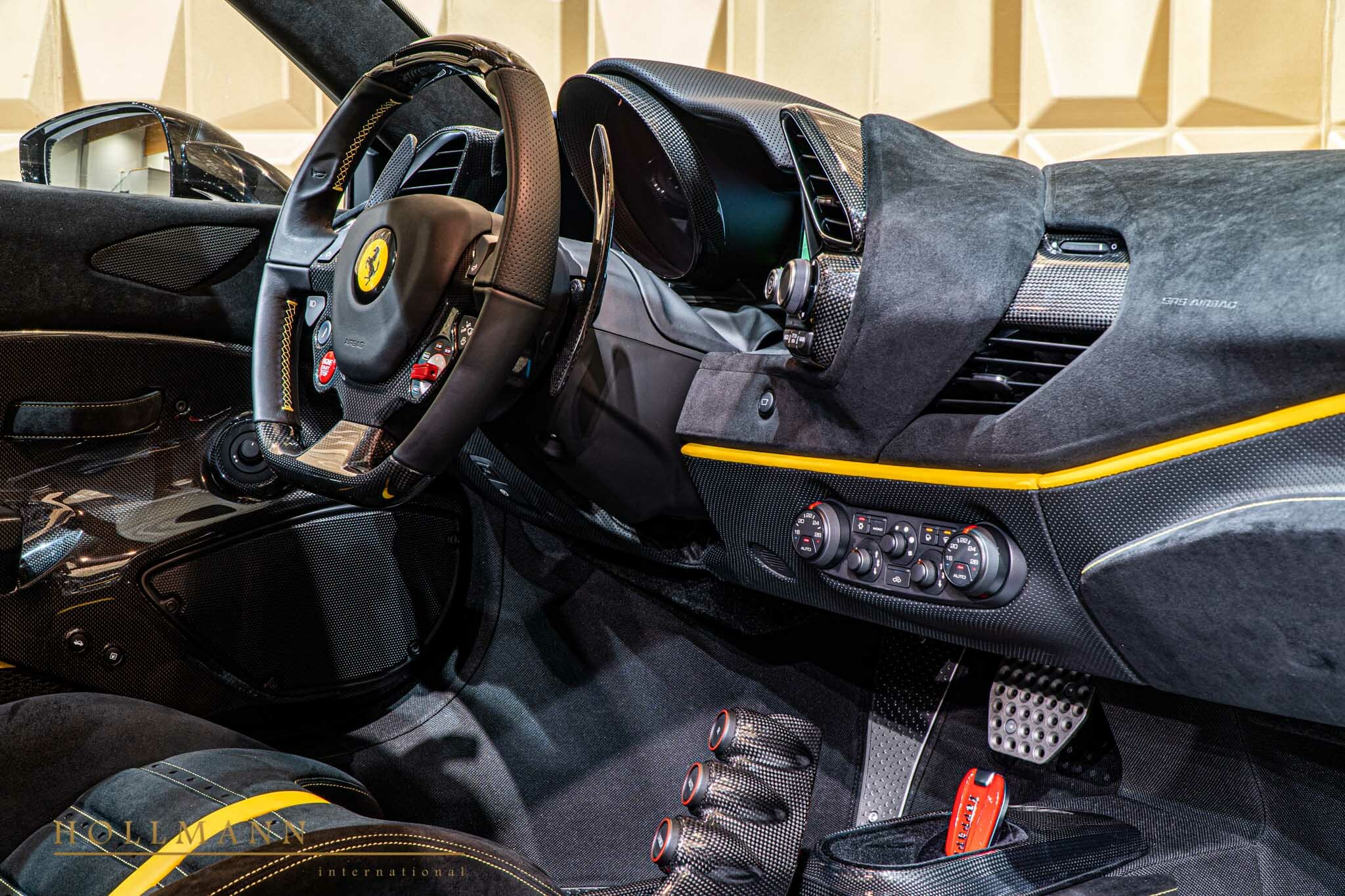 2020 Ferrari 488 Pista, 15/20