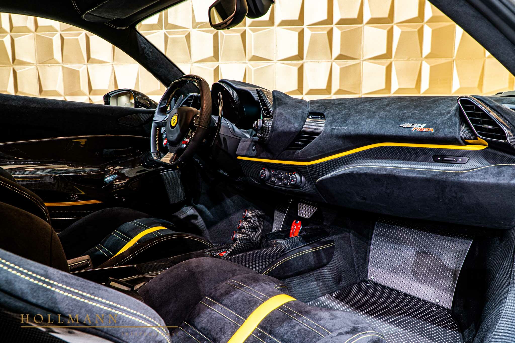 2020 Ferrari 488 Pista, 17/20