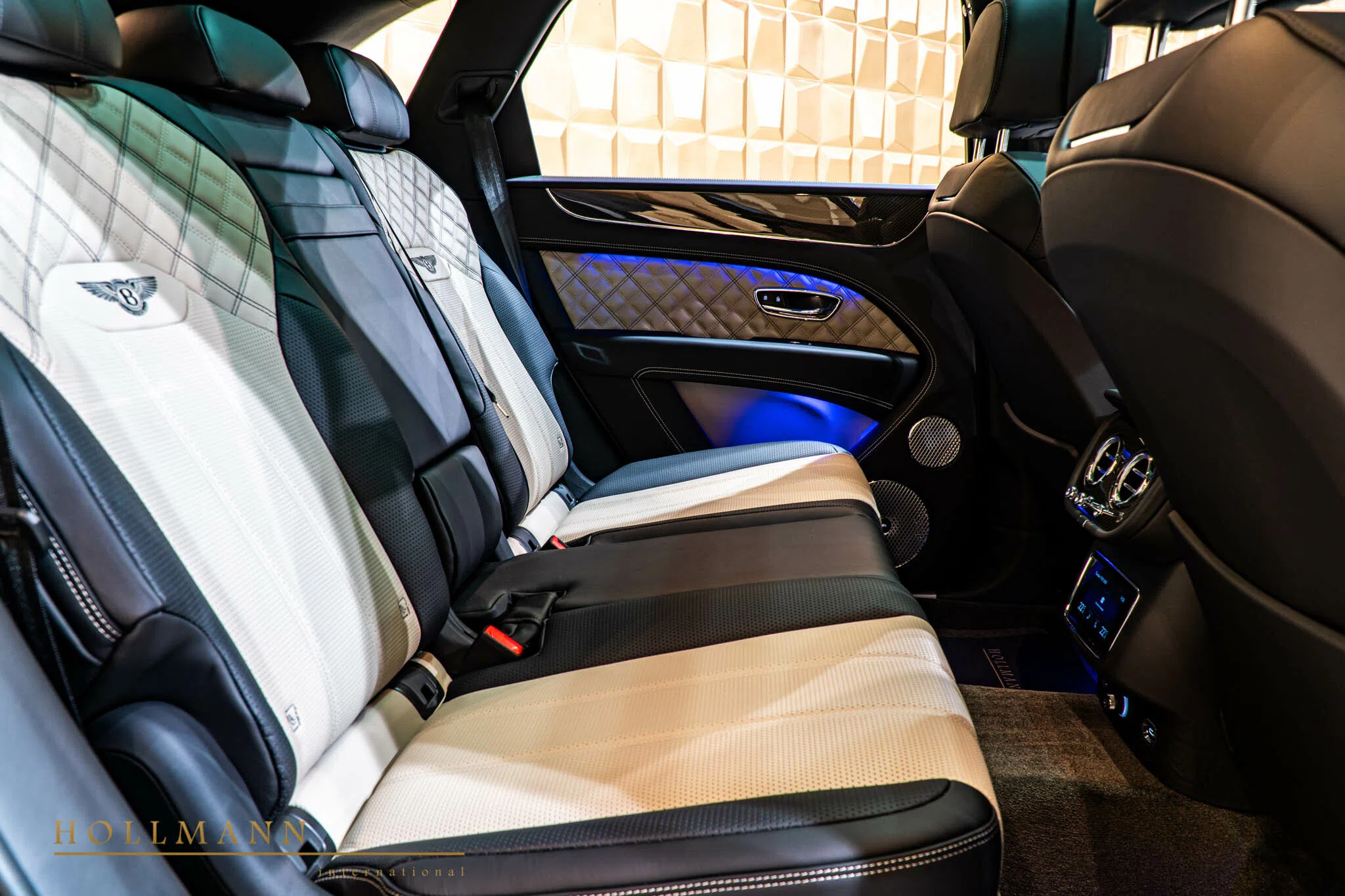 2021 Bentley Bentayga V8 FIRST EDITION interior, seats, Portland + Beluga