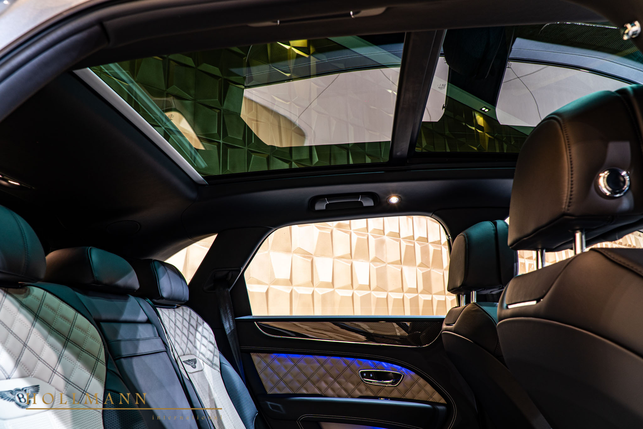 2021 Bentley Bentayga V8 FIRST EDITION, 17/19