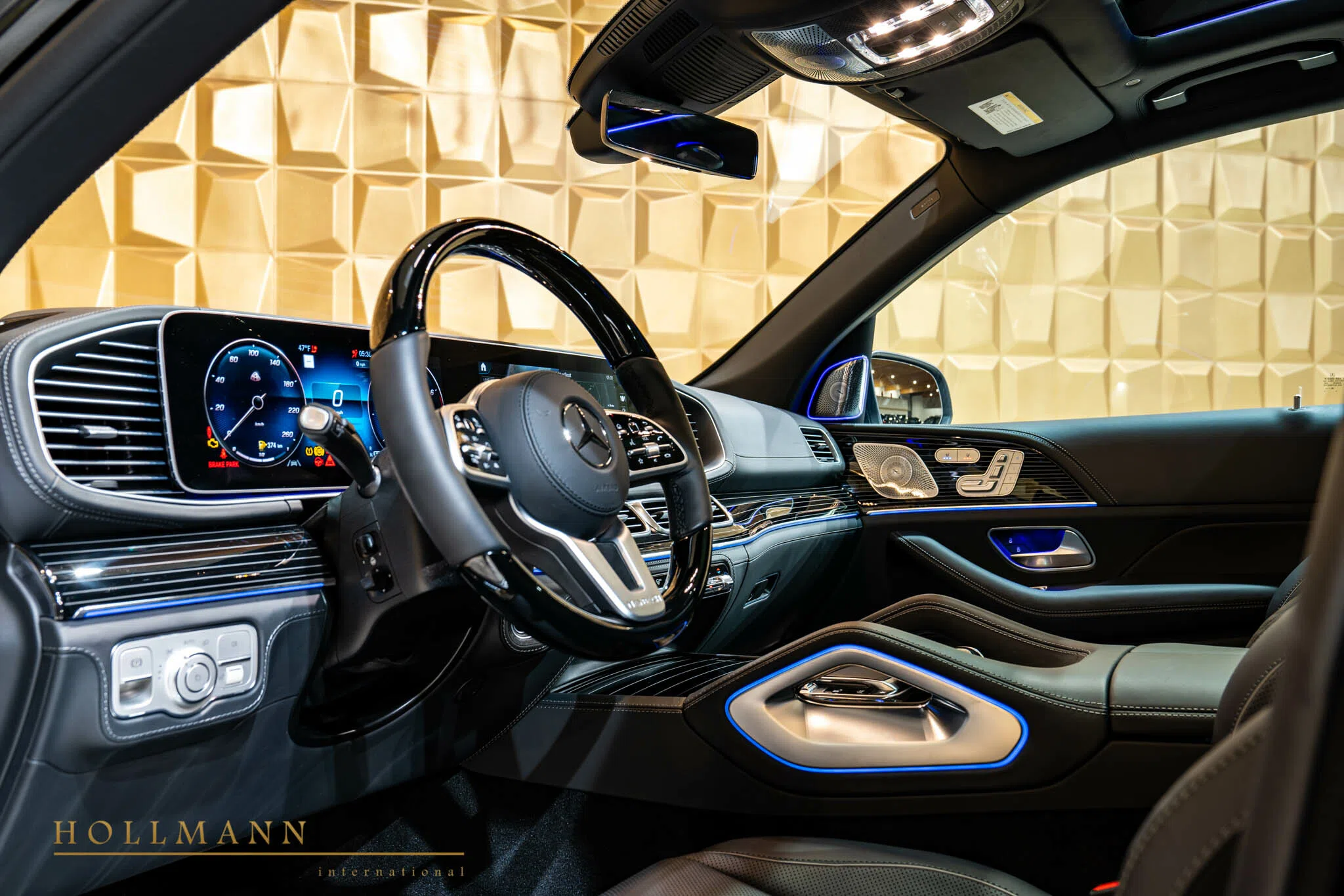 2021 Mercedes-Maybach GLS 600 interior, dashboard, Leather Black