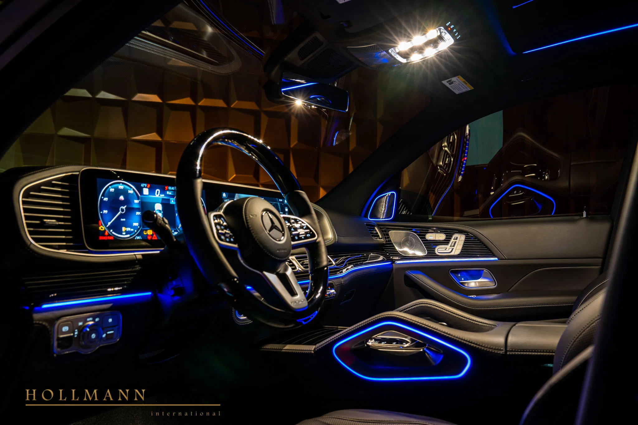 2021 Mercedes-Maybach GLS 600 interior, dashboard, Leather Black