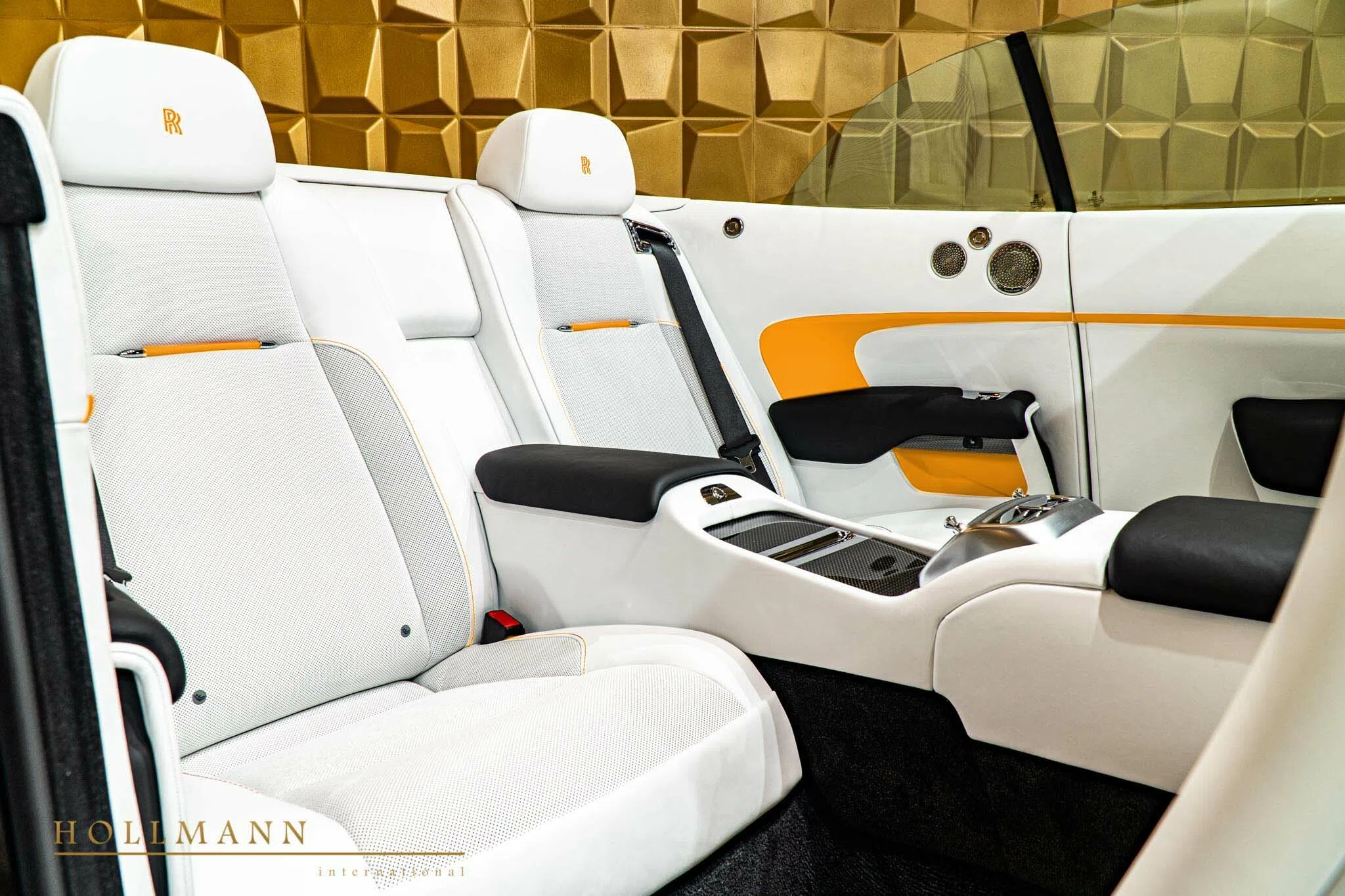 2020 Rolls-Royce Dawn interior, seats, Arctic white