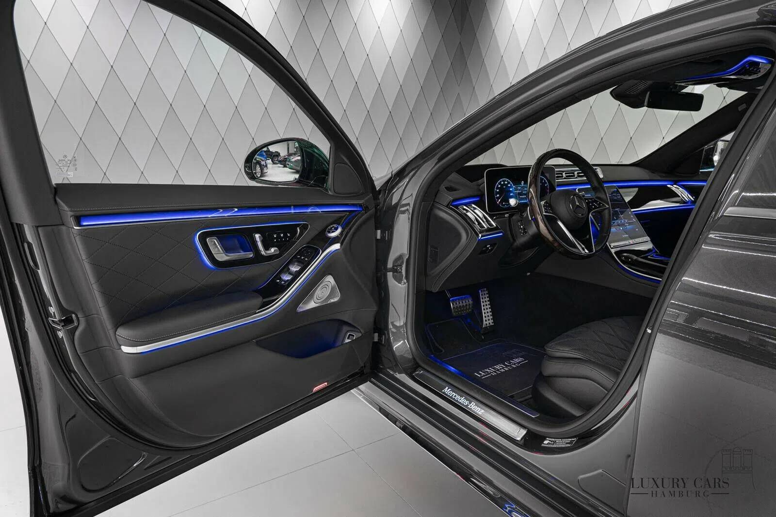 2020 Mercedes-Benz S 500 4MATIC LONG interior, door panel, Leather exclusive black
