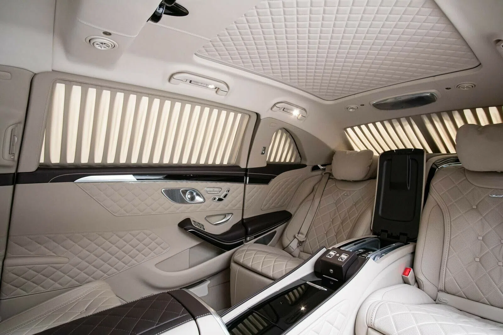 2017 Mercedes-Benz S 600 Maybach Pullman interior, seats, Beige, Vollleder