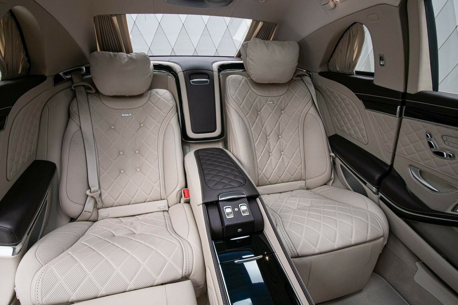 2017 Mercedes-Benz S 600 Maybach Pullman, 9/23