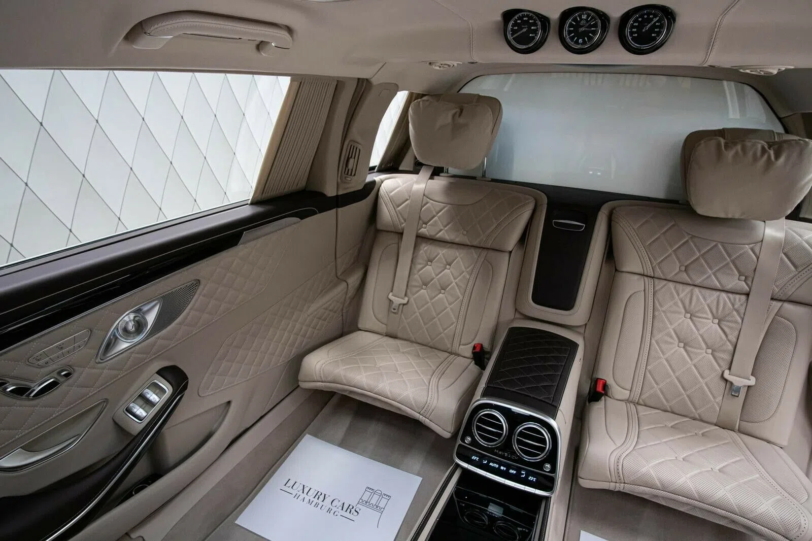 2017 Mercedes-Benz S 600 Maybach Pullman interior, seats, Beige, Vollleder