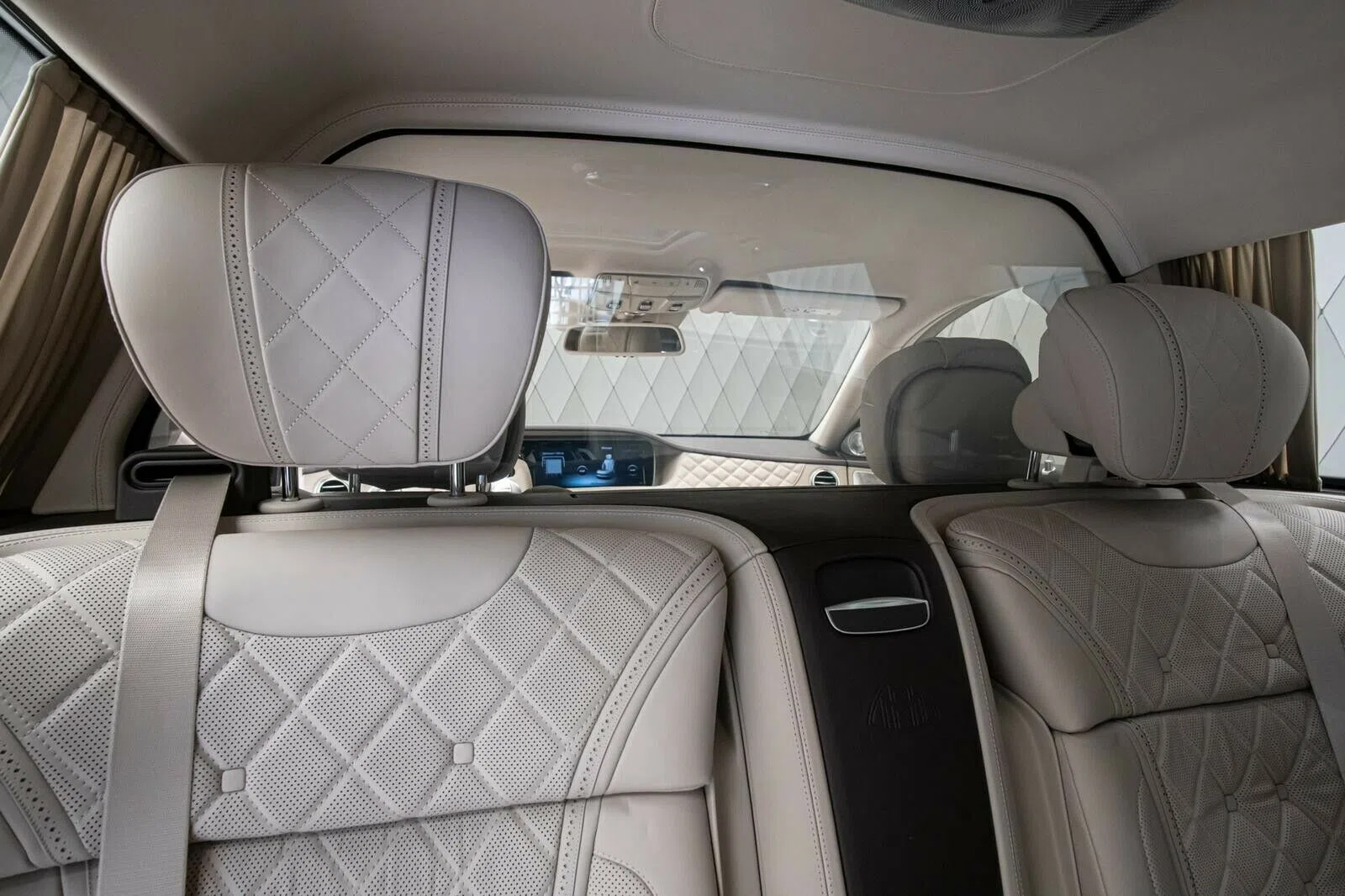 2017 Mercedes-Benz S 600 Maybach Pullman interior, seats, Beige, Vollleder