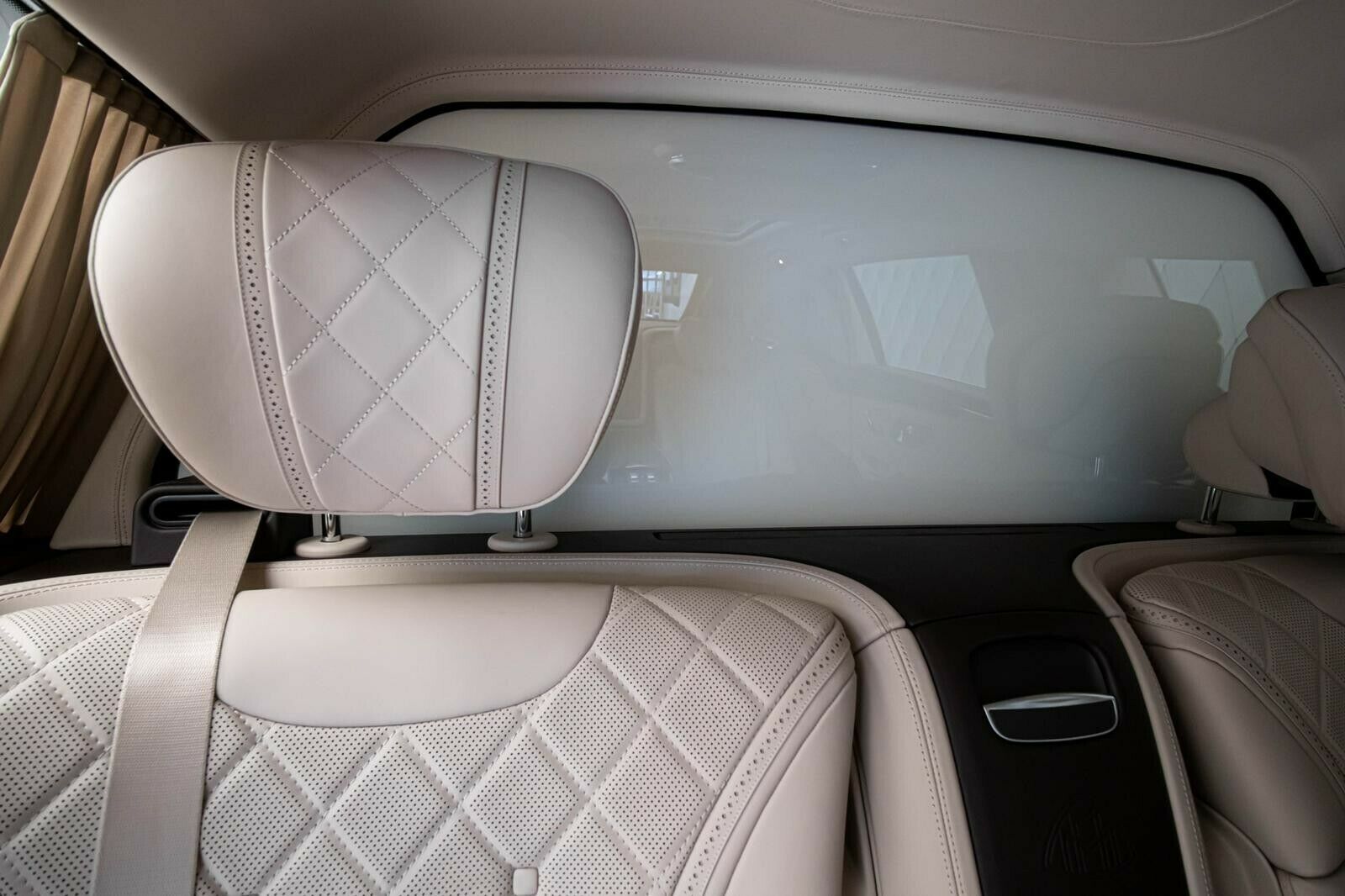 2017 Mercedes-Benz S 600 Maybach Pullman, 14/23