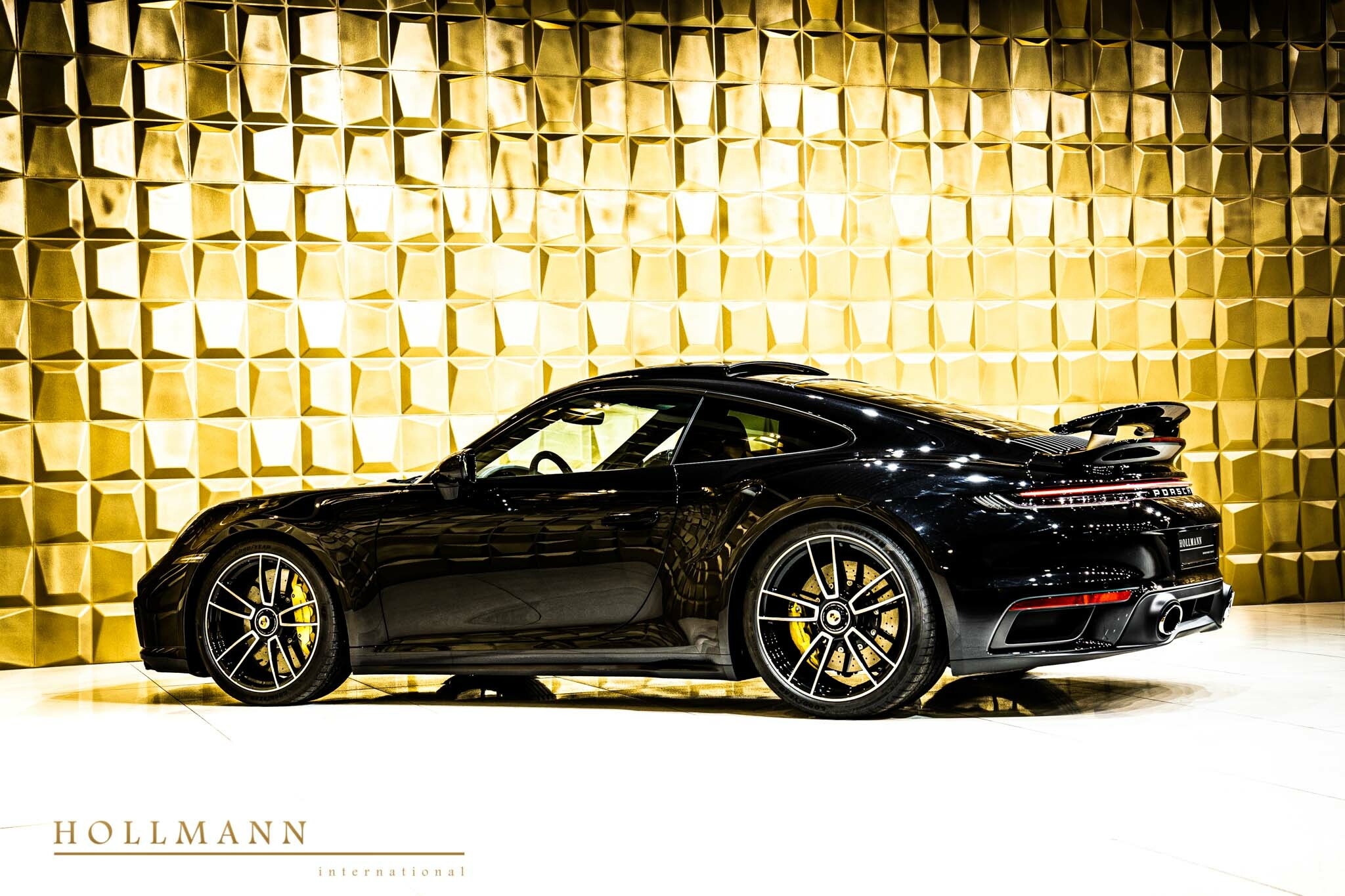 2021 Porsche 911 Turbo S Coupe, 4/20