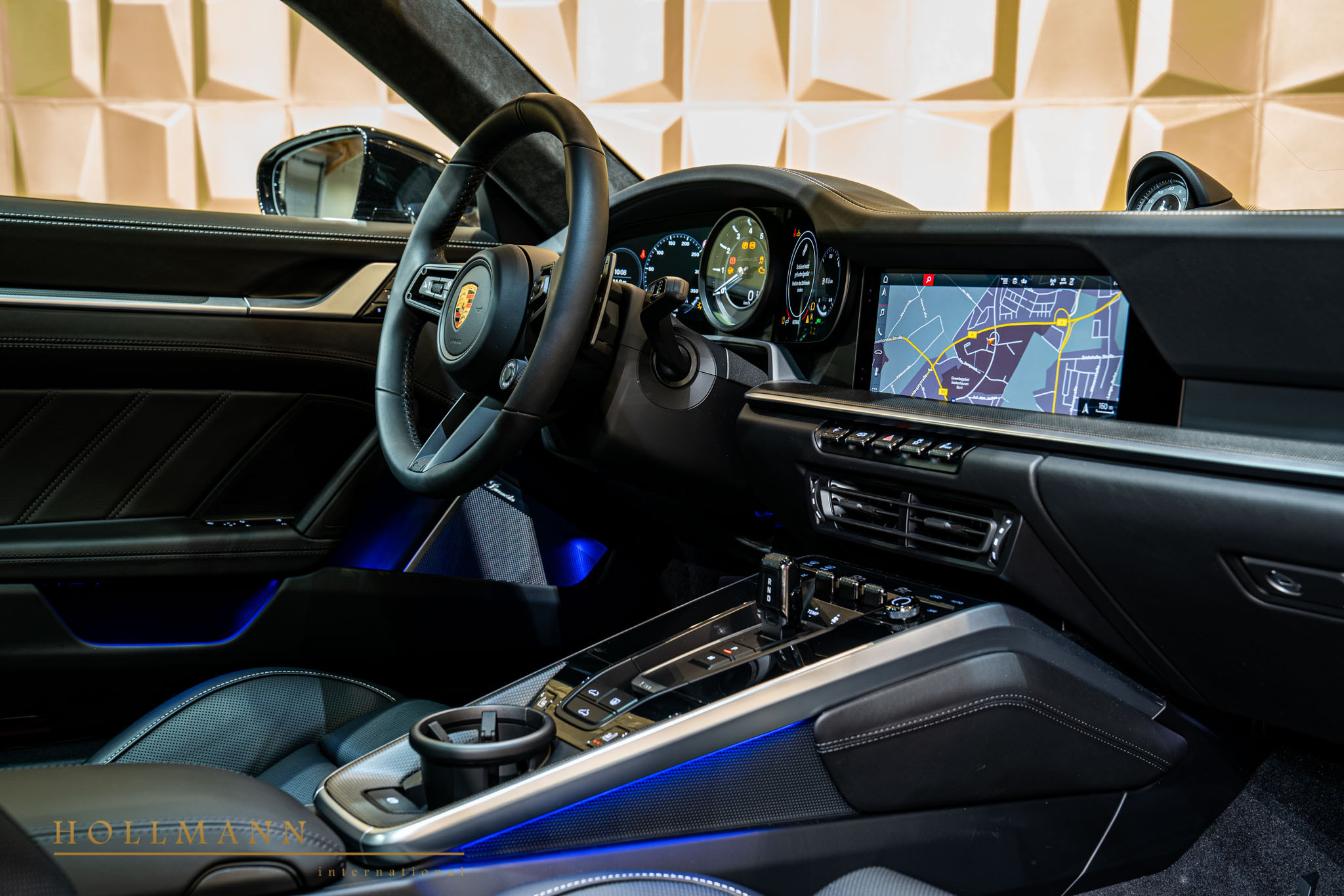 2021 Porsche 911 Turbo S Coupe, 19/20