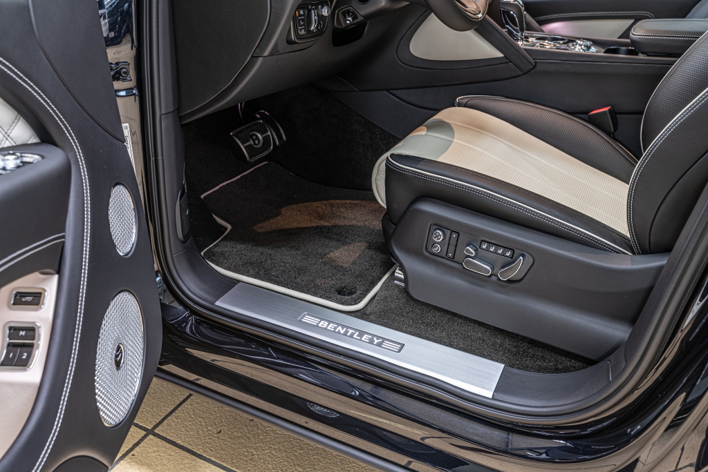 2021 Bentley Bentayga V8 FIRST EDITION, 8/20