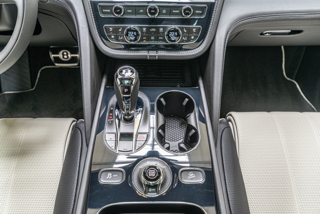 2021 Bentley Bentayga V8 FIRST EDITION, 12/20