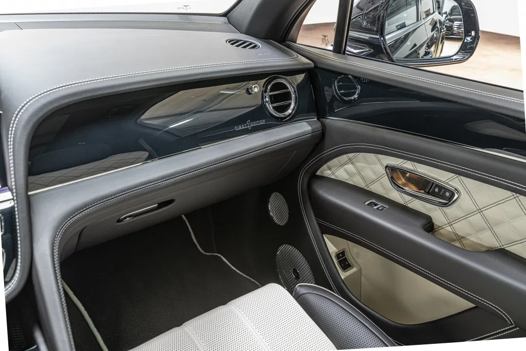 2021 Bentley Bentayga V8 FIRST EDITION interior, door panel