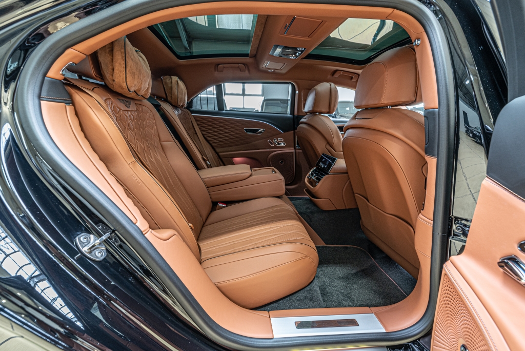 2021 Bentley Flying Spur W12, 17/24