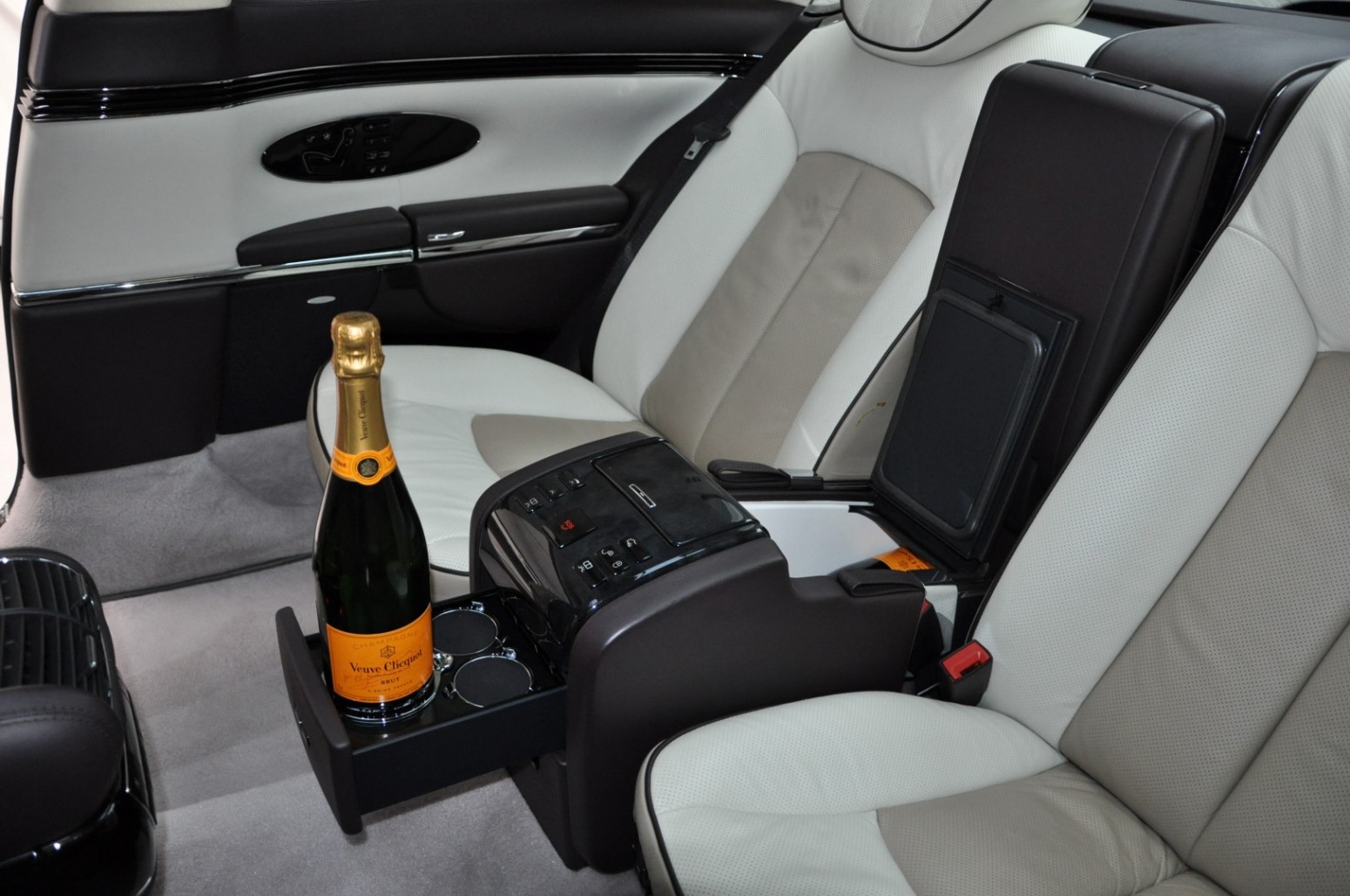 2012 Maybach 57 S Coupe Xenatec Sonderlack two-tone, 4/20