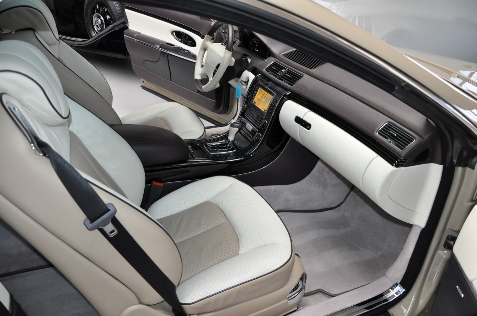 2012 Maybach 57 S Coupe Xenatec Sonderlack two-tone, 8/20