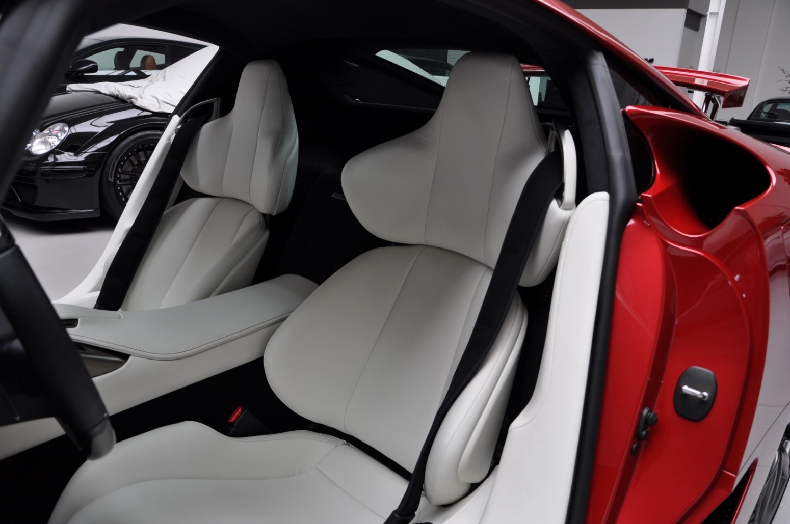 2014 Lexus LFA Special Paint Pearl Red metallic, 2/20