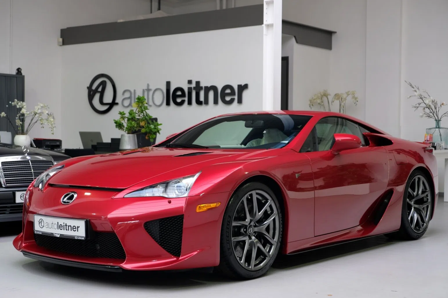 2014 Lexus LFA Special Paint Pearl Red metallic for sale, exterior, Special Paint 3S4 Pearl Red metallic