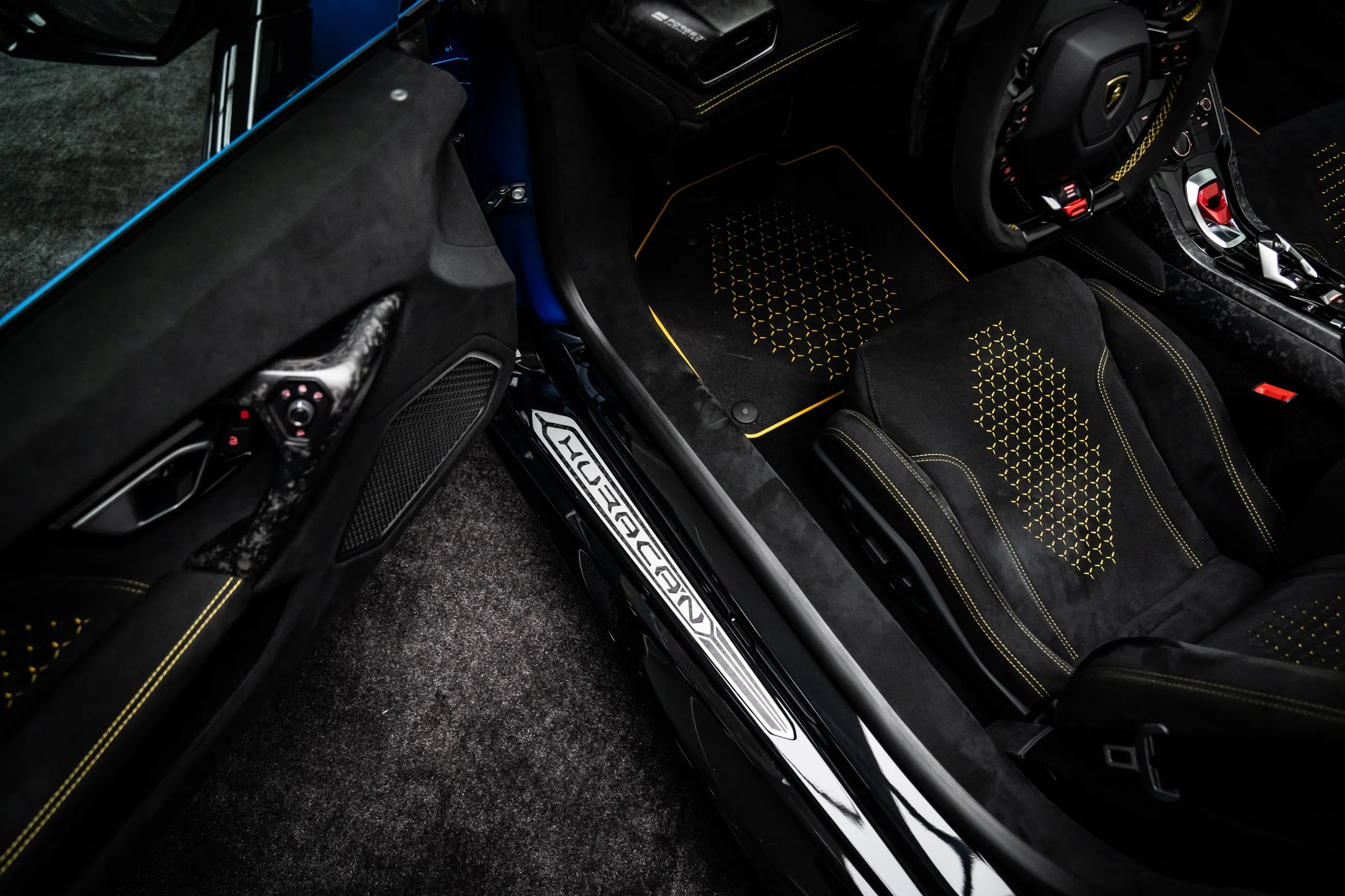 2019 Lamborghini Huracan Performante Spyder LP640-4 interior