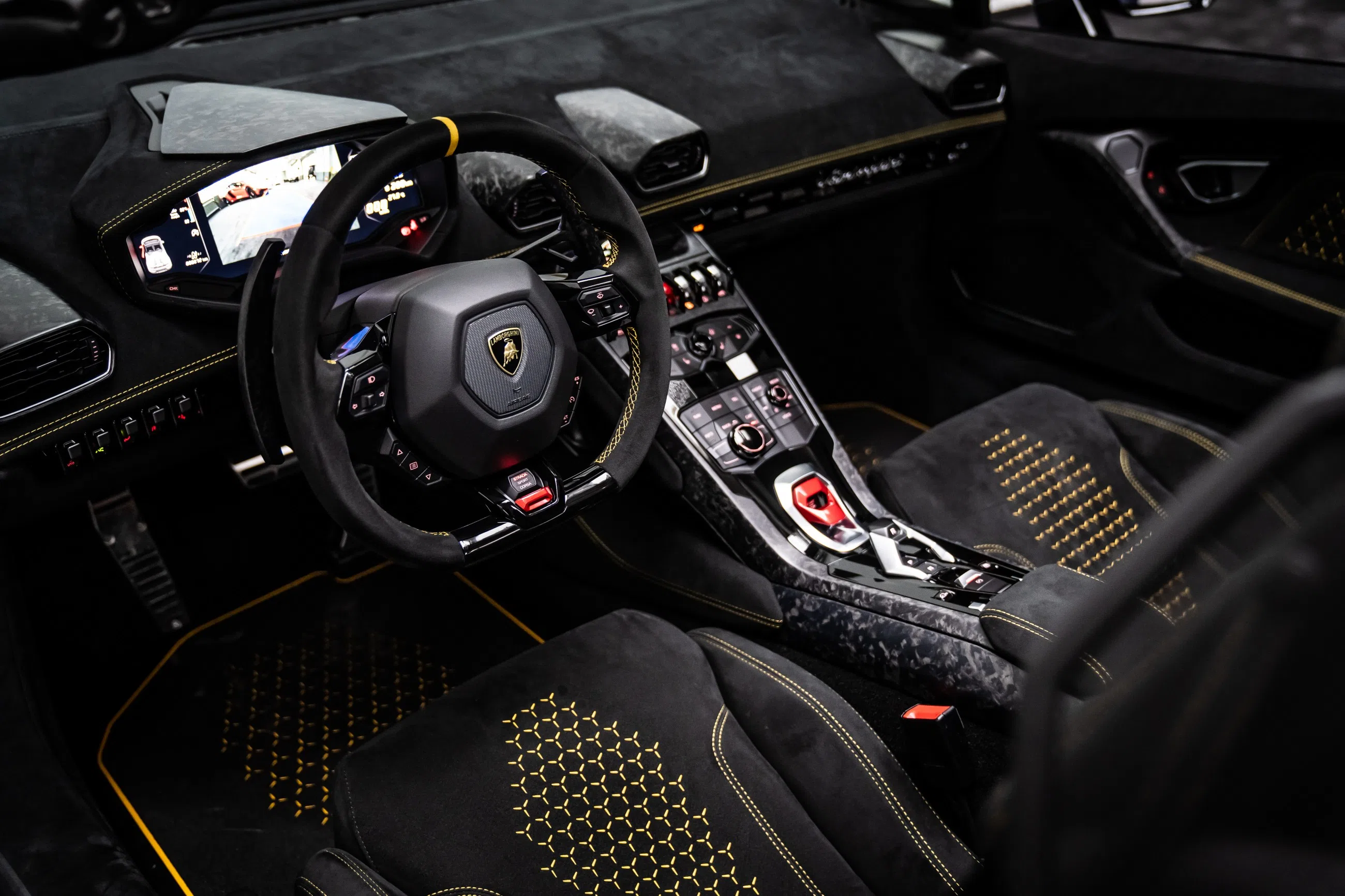 2019 Lamborghini Huracan Performante Spyder LP640-4 interior, dashboard