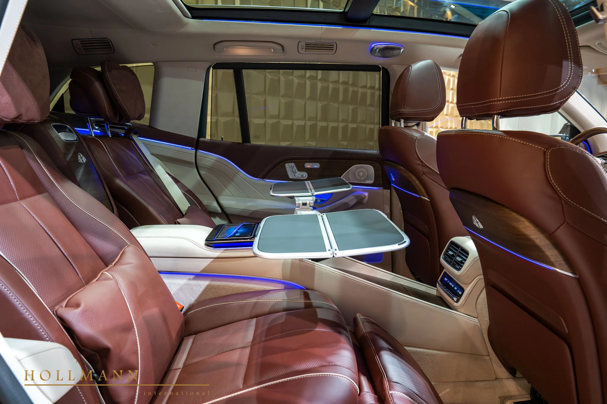 2021 Mercedes-Maybach GLS 600 interior, seats, Brown / Beige