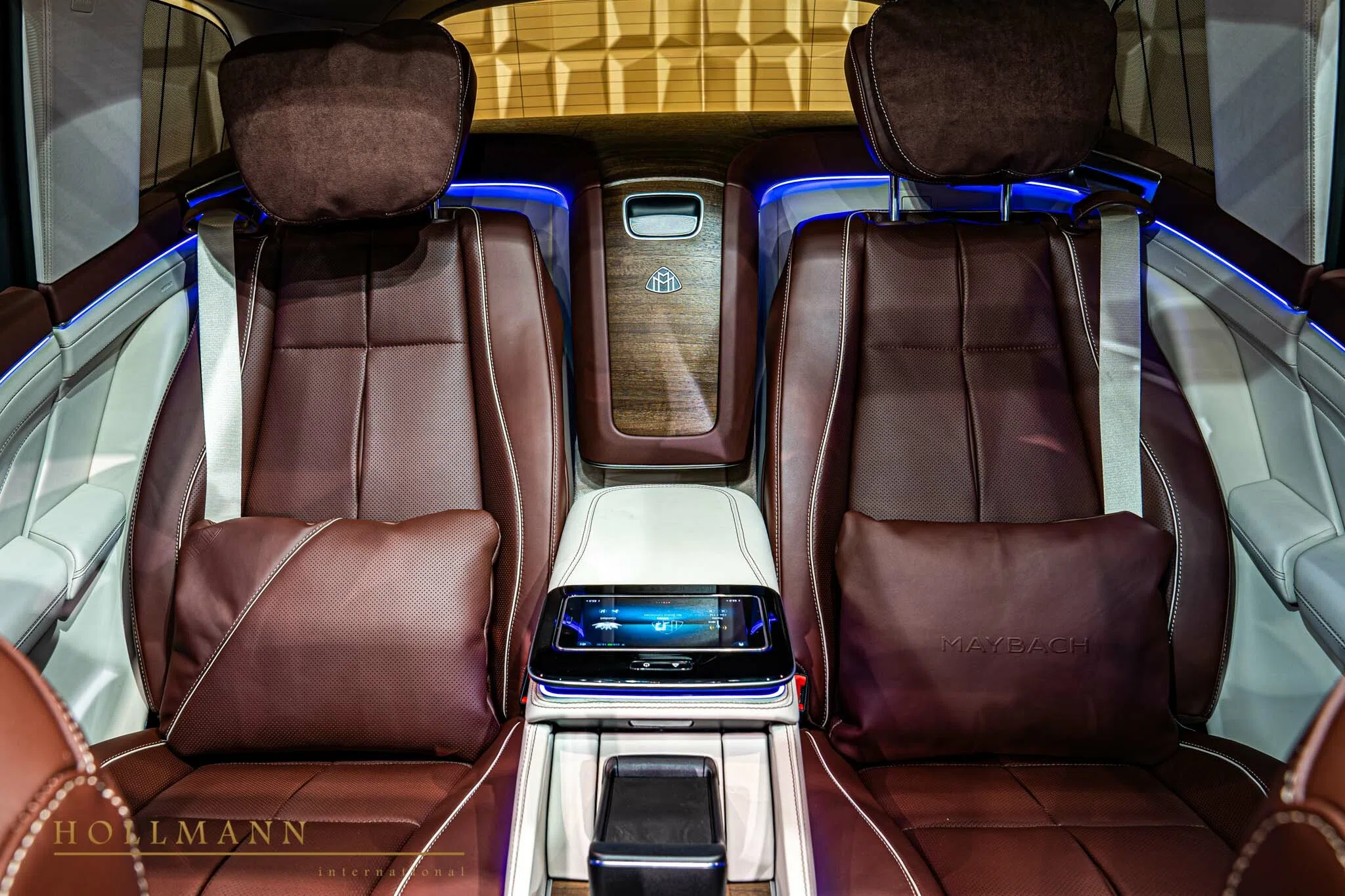 2021 Mercedes-Maybach GLS 600 interior, seats, Brown / Beige