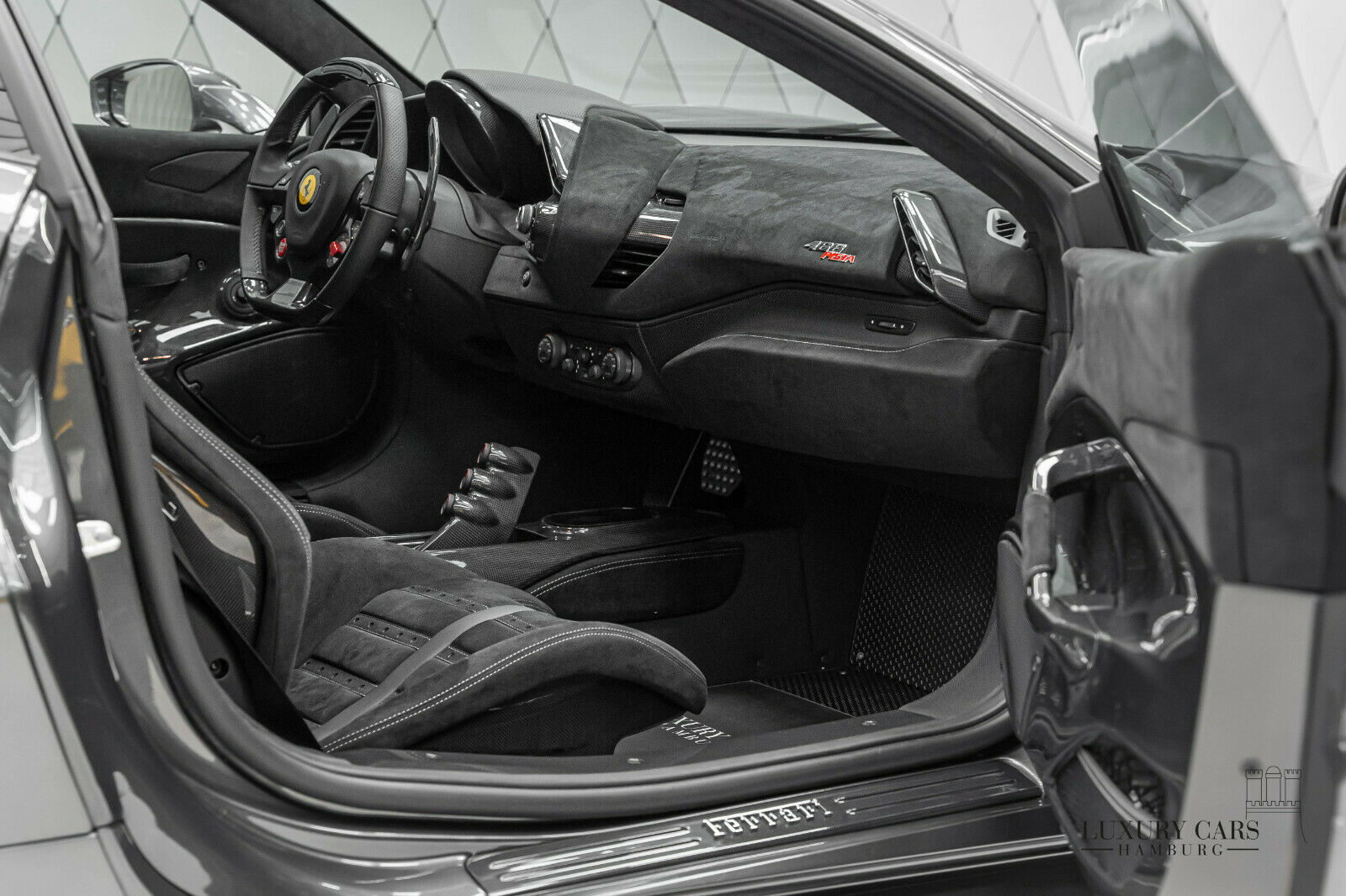 2021 Ferrari 488 Pista, 2/18