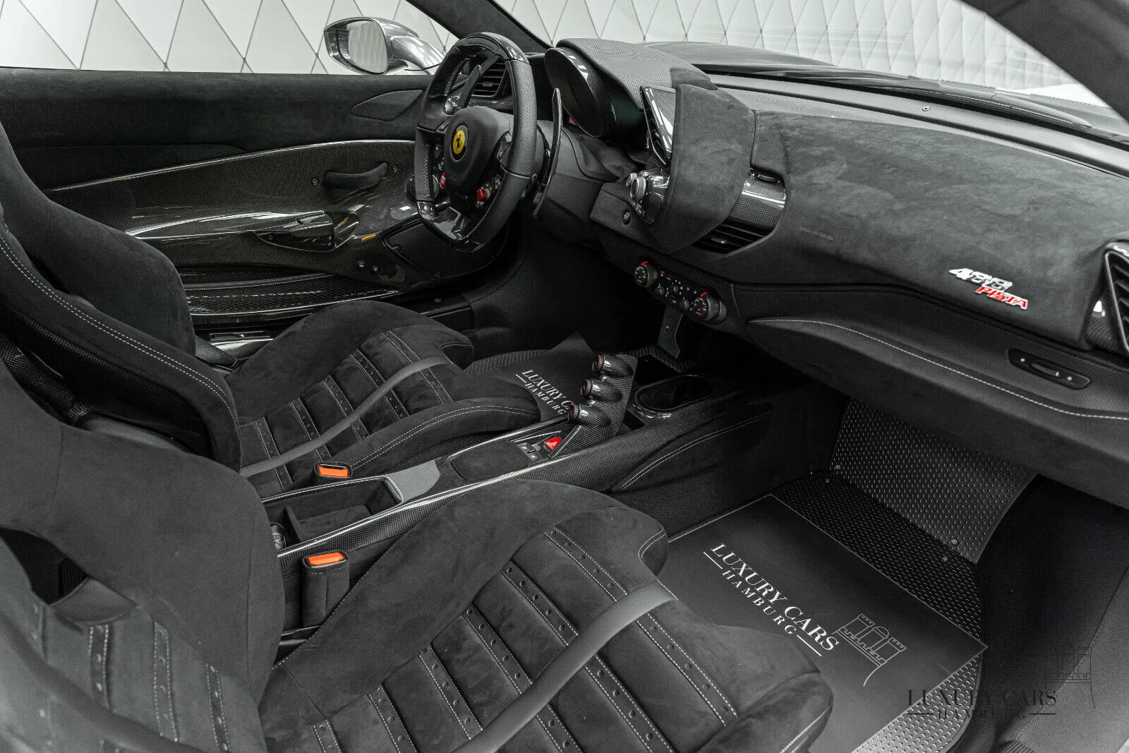 2021 Ferrari 488 Pista interior, Black