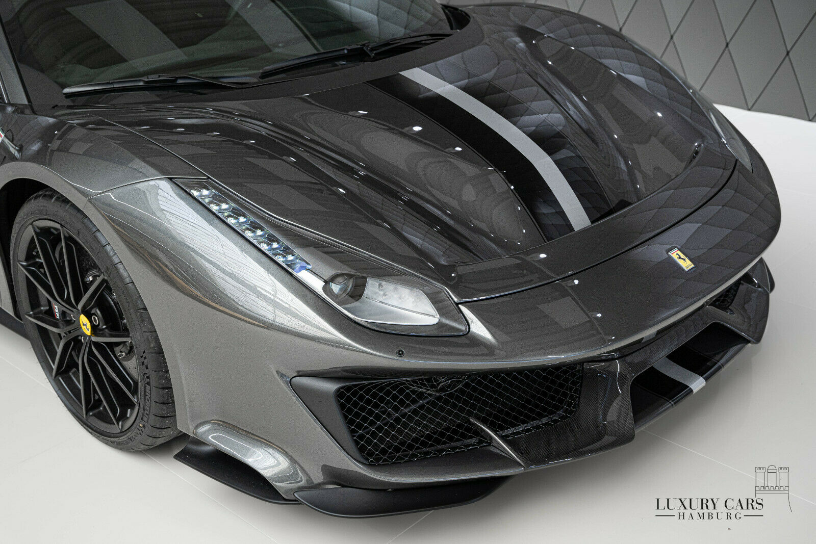 2021 Ferrari 488 Pista, 8/18