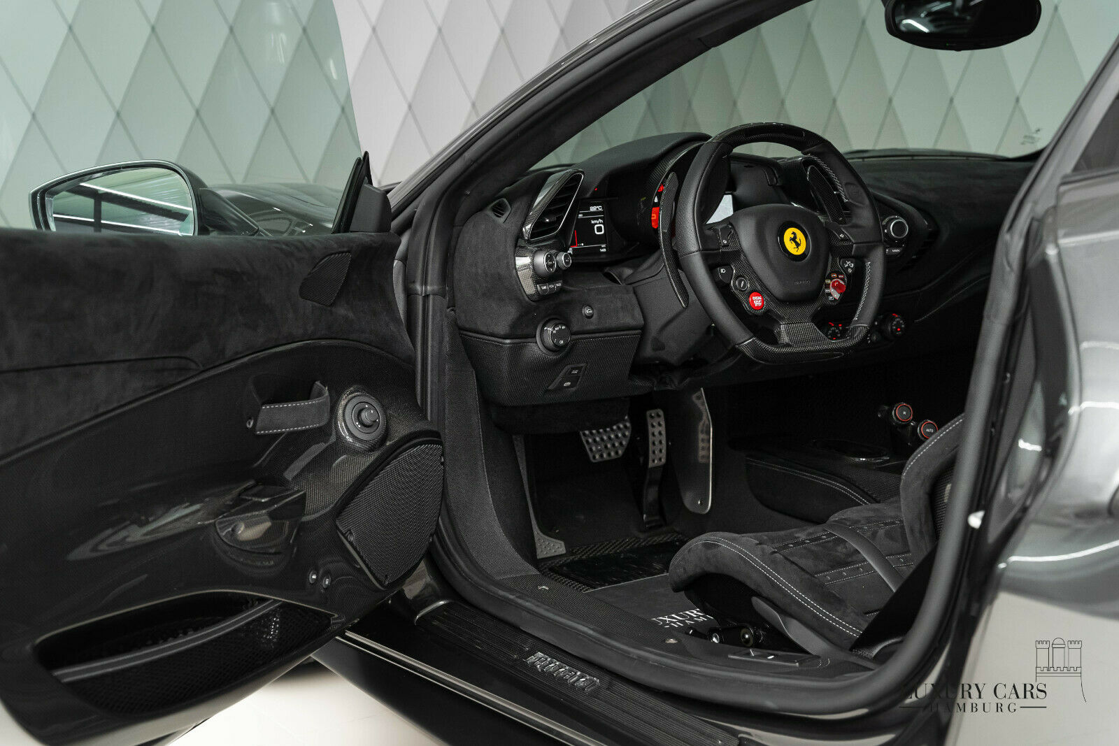 2021 Ferrari 488 Pista, 11/18