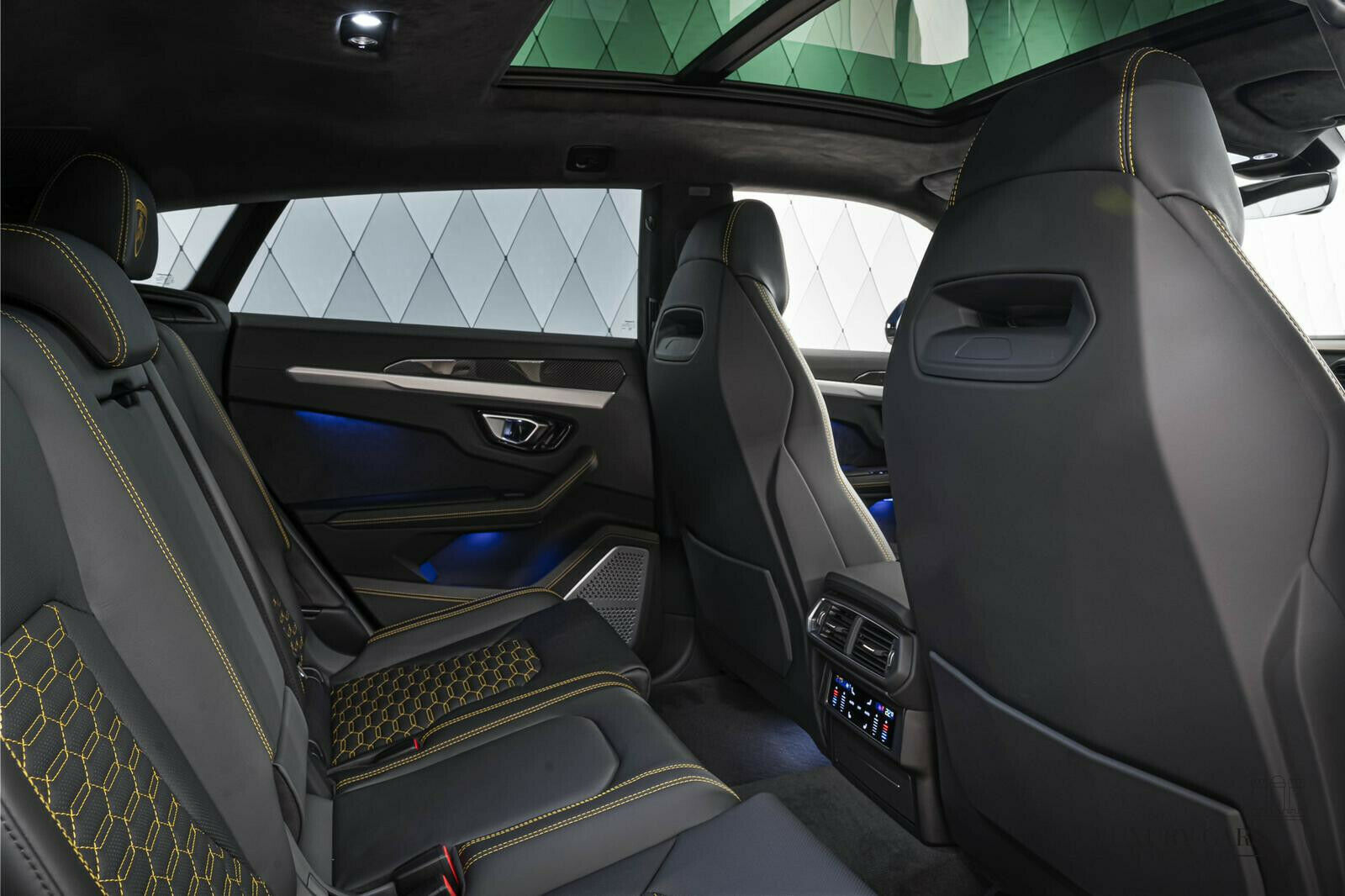 2021 Lamborghini Urus, 12/20