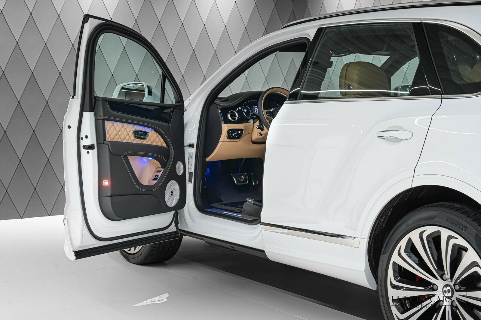2021 Bentley Bentayga, 2/20