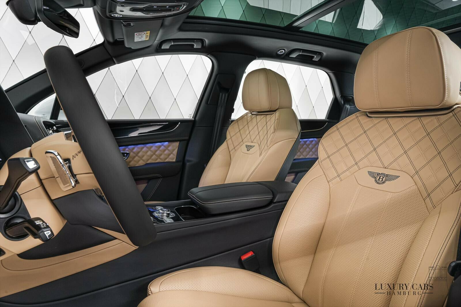2021 Bentley Bentayga, 8/20