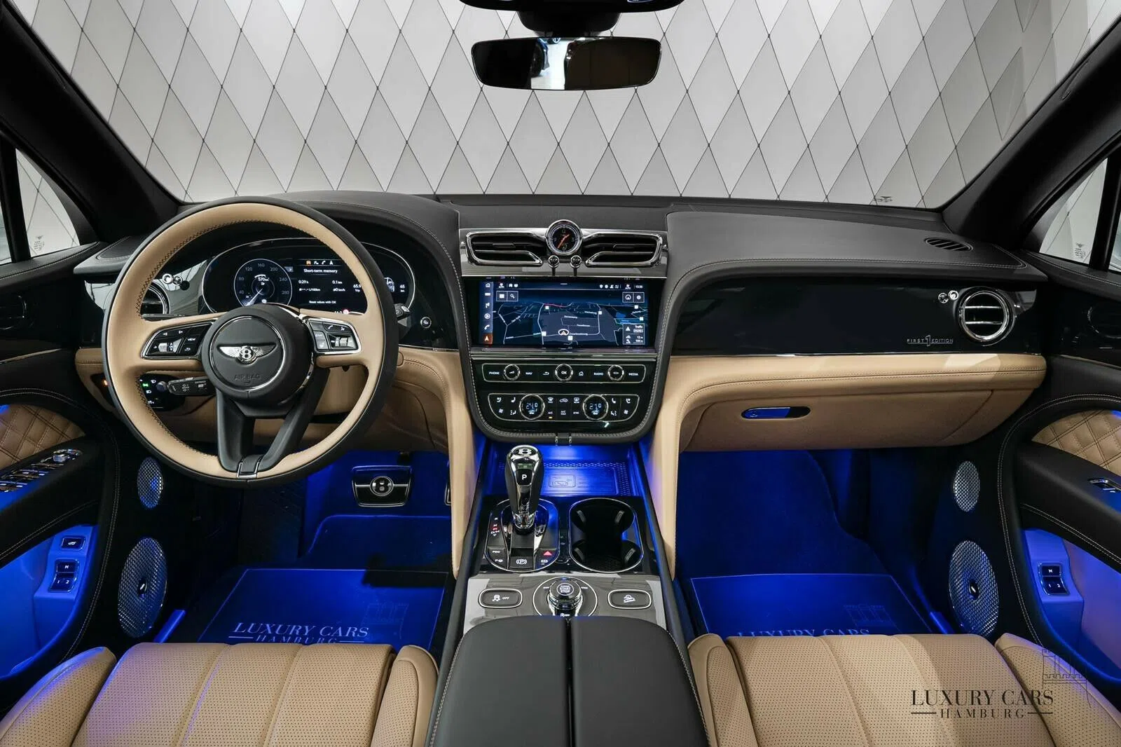 2021 Bentley Bentayga interior, Camel